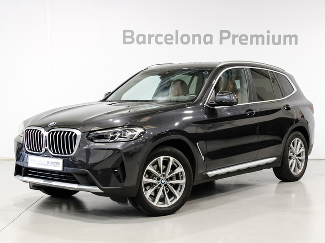 BMW X3 xDrive20d color Gris. Año 2023. 140KW(190CV). Diésel. En concesionario Barcelona Premium -- GRAN VIA de Barcelona