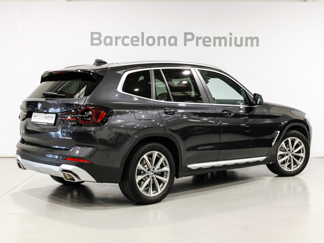 BMW X3 xDrive20d color Gris. Año 2023. 140KW(190CV). Diésel. En concesionario Barcelona Premium -- GRAN VIA de Barcelona