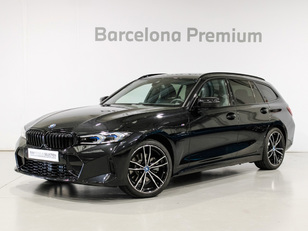 Fotos de BMW Serie 3 330e Touring color Negro. Año 2024. 215KW(292CV). Híbrido Electro/Gasolina. En concesionario Barcelona Premium -- GRAN VIA de Barcelona