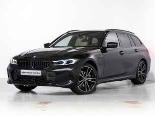 Fotos de BMW Serie 3 330e Touring color Negro. Año 2023. 215KW(292CV). Híbrido Electro/Gasolina. En concesionario Oliva Motor Girona de Girona