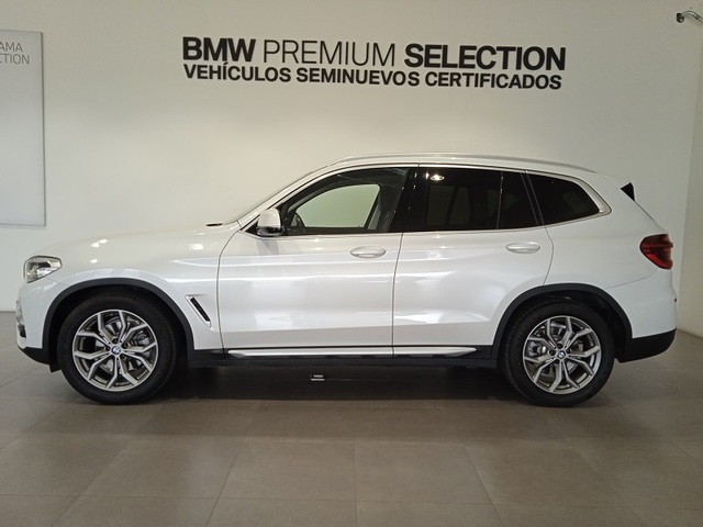 BMW X3 xDrive20d color Blanco. Año 2020. 140KW(190CV). Diésel. En concesionario ALBAMOCION CIUDAD REAL  de Ciudad Real