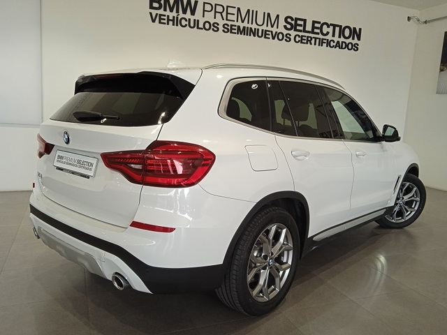 BMW X3 xDrive20d color Blanco. Año 2020. 140KW(190CV). Diésel. En concesionario ALBAMOCION CIUDAD REAL  de Ciudad Real