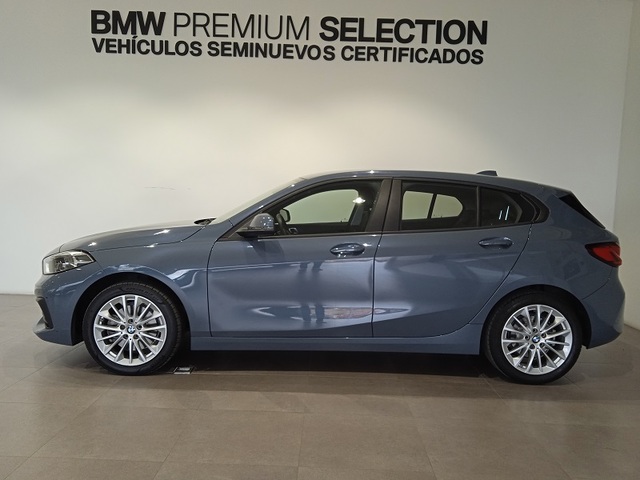 BMW Serie 1 118i color Gris. Año 2019. 103KW(140CV). Gasolina. En concesionario ALBAMOCION CIUDAD REAL  de Ciudad Real