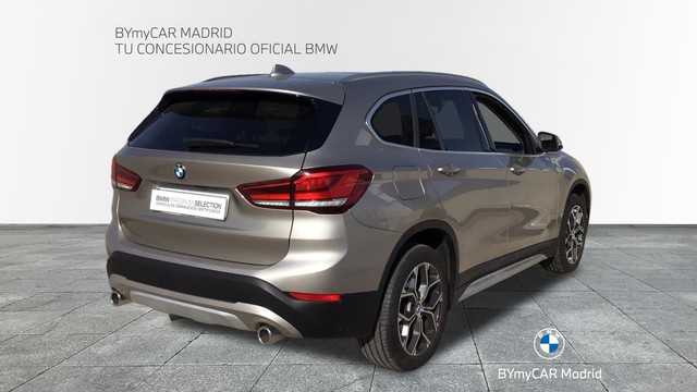 BMW X1 sDrive18d color Gris Plata. Año 2021. 110KW(150CV). Diésel. En concesionario BYmyCAR Madrid - Alcalá de Madrid