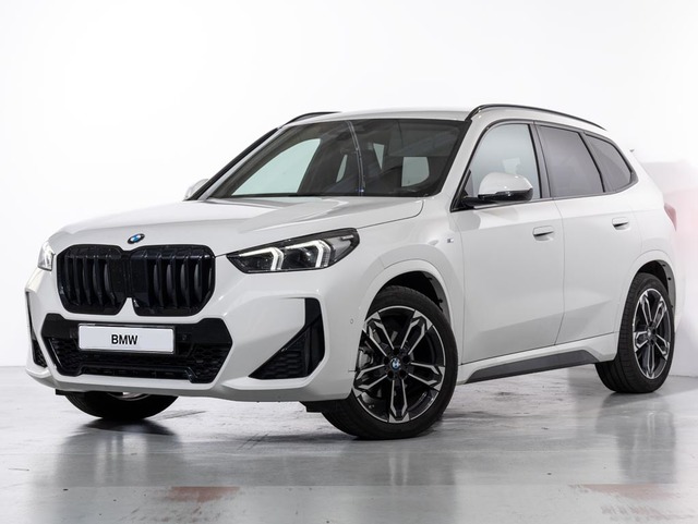 BMW X1 sDrive18d color Blanco. Año 2024. 110KW(150CV). Diésel. En concesionario Oliva Motor Girona de Girona