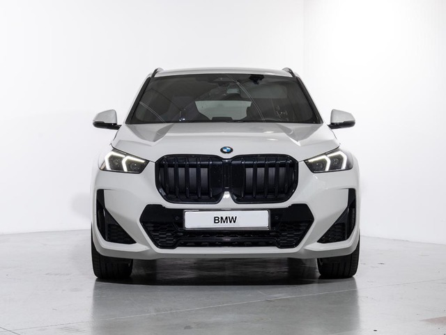 BMW X1 sDrive18d color Blanco. Año 2024. 110KW(150CV). Diésel. En concesionario Oliva Motor Girona de Girona