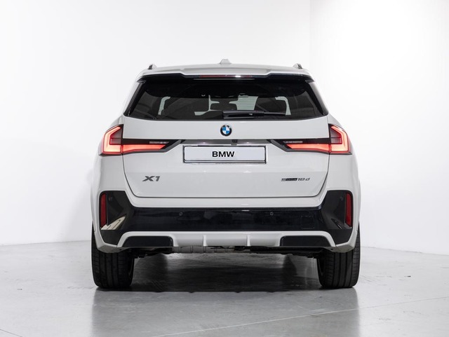 BMW X1 sDrive18d color Blanco. Año 2024. 110KW(150CV). Diésel. En concesionario Oliva Motor Girona de Girona