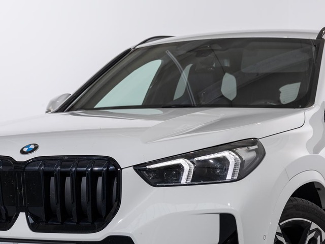 BMW X1 sDrive18d color Blanco. Año 2024. 110KW(150CV). Diésel. En concesionario Oliva Motor Girona de Girona