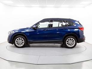 Fotos de BMW X1 sDrive18d color Azul. Año 2019. 110KW(150CV). Diésel. En concesionario Móvil Begar Alicante de Alicante