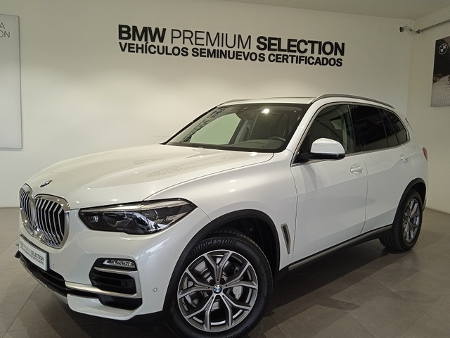 BMW X5 xDrive30d color Blanco. Año 2020. 195KW(265CV). Diésel. En concesionario ALBAMOCION CIUDAD REAL  de Ciudad Real