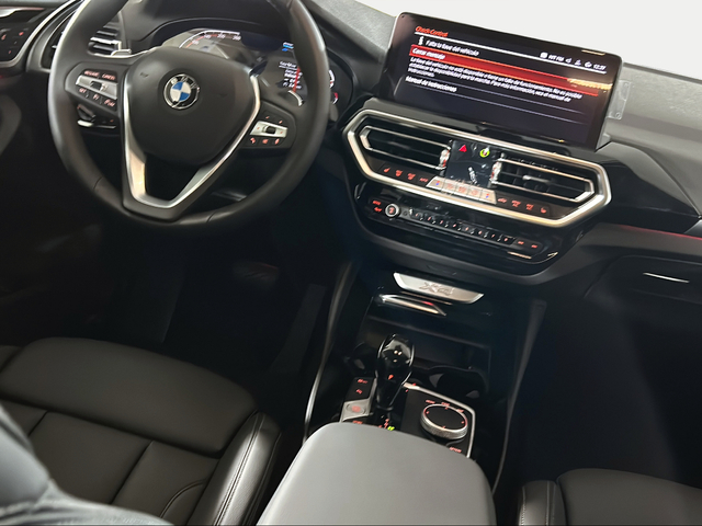 BMW X4 xDrive20d color Gris. Año 2024. 140KW(190CV). Diésel. En concesionario San Pablo Motor | Su Eminencia de Sevilla