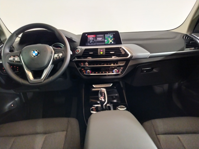 BMW X3 sDrive18d color Blanco. Año 2024. 110KW(150CV). Diésel. En concesionario San Pablo Motor | Su Eminencia de Sevilla