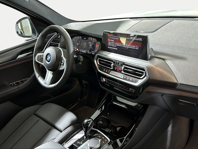 BMW X3 sDrive18d color Blanco. Año 2024. 110KW(150CV). Diésel. En concesionario San Pablo Motor | Su Eminencia de Sevilla