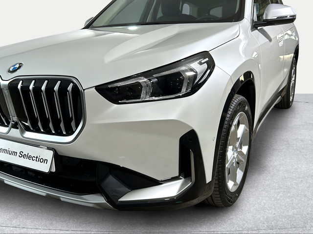 BMW X1 sDrive18i color Blanco. Año 2024. 100KW(136CV). Gasolina. En concesionario San Pablo Motor | Su Eminencia de Sevilla