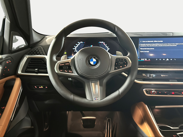 BMW X6 xDrive40d color Negro. Año 2024. 259KW(352CV). Diésel. En concesionario San Pablo Motor | Su Eminencia de Sevilla
