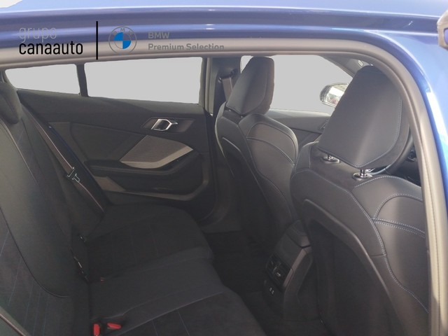 BMW Serie 1 120i color Azul. Año 2024. 125KW(170CV). Gasolina. En concesionario LAS CHAFIRAS de Sta. C. Tenerife