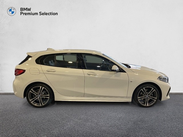 BMW Serie 1 118i color Blanco. Año 2022. 103KW(140CV). Gasolina. En concesionario Marmotor de Las Palmas