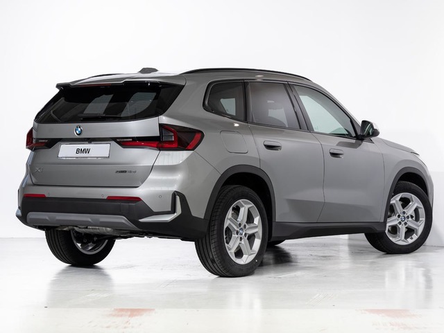 BMW X1 sDrive18d color Gris Plata. Año 2024. 110KW(150CV). Diésel. En concesionario Oliva Motor Girona de Girona