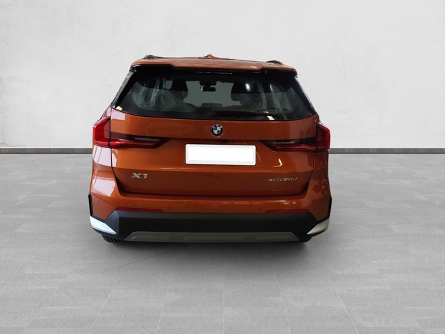 BMW X1 xDrive20d color Naranja. Año 2024. 120KW(163CV). Diésel. En concesionario Enekuri Motor de Vizcaya