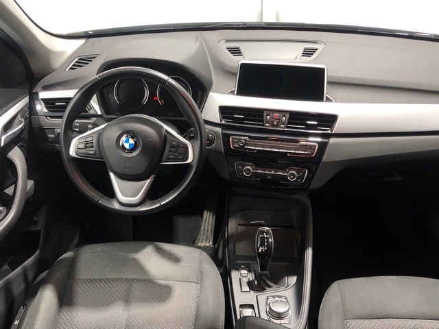 BMW X1 sDrive18i color Negro. Año 2019. 103KW(140CV). Gasolina. En concesionario Auto Premier, S.A. - MADRID de Madrid