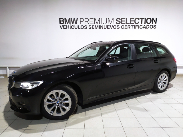 BMW Serie 3 318d Touring color Negro. Año 2022. 110KW(150CV). Diésel. En concesionario Hispamovil Elche de Alicante