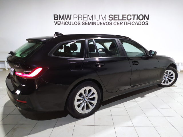 BMW Serie 3 318d Touring color Negro. Año 2022. 110KW(150CV). Diésel. En concesionario Hispamovil Elche de Alicante