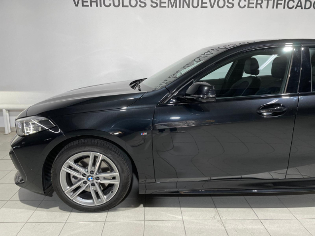 BMW Serie 1 116d color Negro. Año 2024. 85KW(116CV). Diésel. En concesionario Hispamovil Elche de Alicante