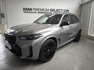 Fotos de BMW X5 xDrive50e color Gris. Año 2024. 360KW(489CV). Híbrido Electro/Gasolina. En concesionario Lurauto Gipuzkoa de Guipuzcoa