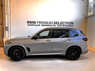 Fotos de BMW X5 xDrive50e color Gris. Año 2024. 360KW(489CV). Híbrido Electro/Gasolina. En concesionario Lurauto Gipuzkoa de Guipuzcoa