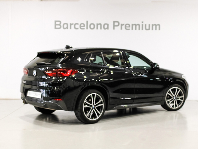 BMW X2 sDrive18i color Negro. Año 2021. 103KW(140CV). Gasolina. En concesionario Barcelona Premium -- GRAN VIA de Barcelona