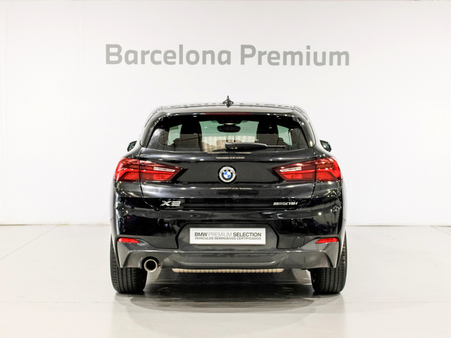 BMW X2 sDrive18i color Negro. Año 2021. 103KW(140CV). Gasolina. En concesionario Barcelona Premium -- GRAN VIA de Barcelona