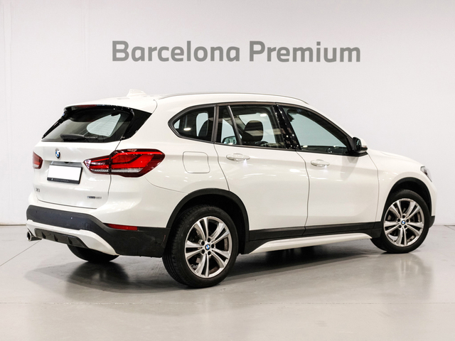 BMW X1 sDrive18i color Blanco. Año 2020. 103KW(140CV). Gasolina. En concesionario Barcelona Premium -- GRAN VIA de Barcelona