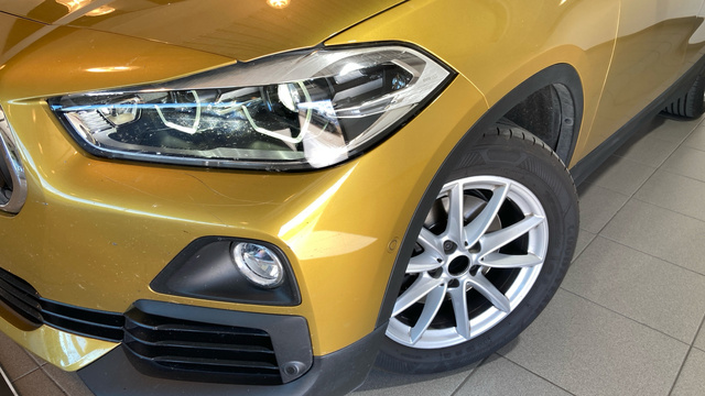 BMW X2 sDrive18d color Oro. Año 2018. 110KW(150CV). Diésel. En concesionario BYmyCAR Madrid - Alcalá de Madrid