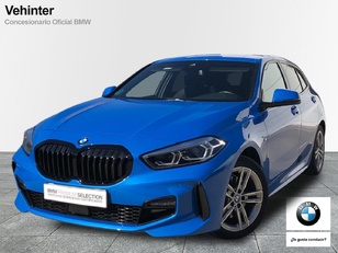 Fotos de BMW Serie 1 118d color Azul. Año 2023. 110KW(150CV). Diésel. En concesionario Momentum S.A. de Madrid