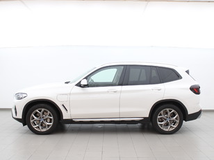 Fotos de BMW X3 xDrive30e color Blanco. Año 2023. 215KW(292CV). Híbrido Electro/Gasolina. En concesionario Augusta Aragon S.A. de Zaragoza