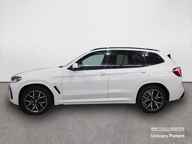 BMW X3 xDrive20d color Blanco. Año 2023. 140KW(190CV). Diésel. En concesionario Unicars Ponent de Lleida