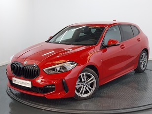 Fotos de BMW Serie 1 118d color Rojo. Año 2024. 110KW(150CV). Diésel. En concesionario Proa Premium Palma de Baleares