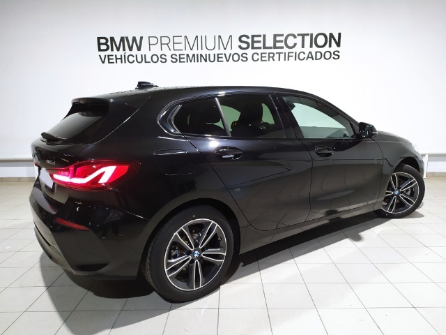 BMW Serie 1 116d color Negro. Año 2024. 85KW(116CV). Diésel. En concesionario Hispamovil Elche de Alicante