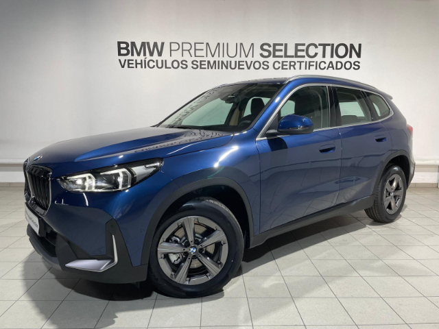 BMW X1 sDrive18d color Azul. Año 2022. 110KW(150CV). Diésel. En concesionario Hispamovil, Orihuela de Alicante