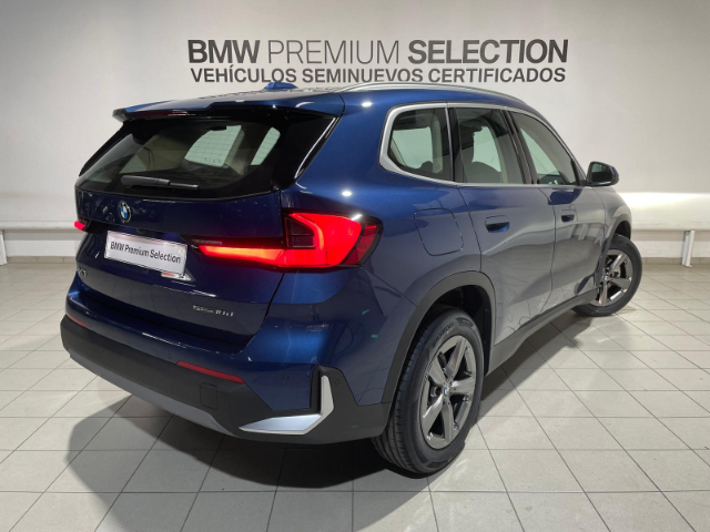 BMW X1 sDrive18d color Azul. Año 2022. 110KW(150CV). Diésel. En concesionario Hispamovil, Orihuela de Alicante