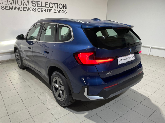 BMW X1 sDrive18d color Azul. Año 2022. 110KW(150CV). Diésel. En concesionario Hispamovil, Orihuela de Alicante