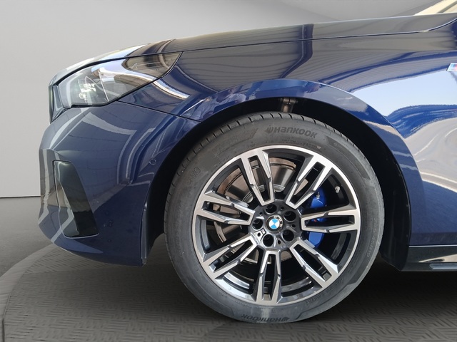 BMW Serie 5 520d color Azul. Año 2024. 145KW(197CV). Diésel. En concesionario SAN JUAN Automoviles Fersan S.A. de Alicante
