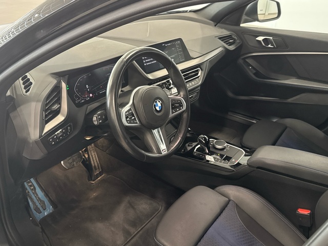 BMW Serie 1 118d color Negro. Año 2023. 110KW(150CV). Diésel. En concesionario Burgocar (Bmw y Mini) de Burgos