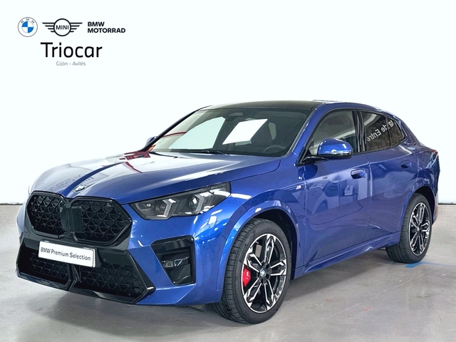 BMW X2 sDrive18d color Azul. Año 2024. 110KW(150CV). Diésel. En concesionario Triocar Gijón (Bmw y Mini) de Asturias