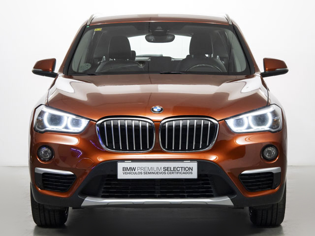 BMW X1 sDrive18d color Naranja. Año 2018. 110KW(150CV). Diésel. En concesionario Fuenteolid de Valladolid