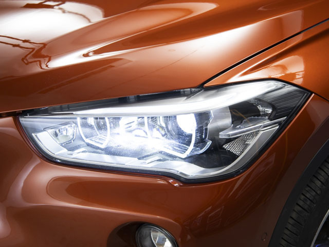 BMW X1 sDrive18d color Naranja. Año 2018. 110KW(150CV). Diésel. En concesionario Fuenteolid de Valladolid