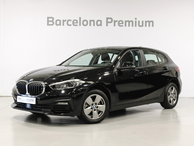 BMW Serie 1 116d color Negro. Año 2024. 85KW(116CV). Diésel. En concesionario Barcelona Premium -- GRAN VIA de Barcelona