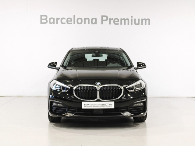 BMW Serie 1 116d color Negro. Año 2024. 85KW(116CV). Diésel. En concesionario Barcelona Premium -- GRAN VIA de Barcelona