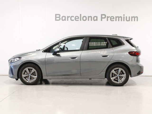 BMW Serie 2 218d Active Tourer color Gris. Año 2024. 110KW(150CV). Diésel. En concesionario Barcelona Premium -- GRAN VIA de Barcelona