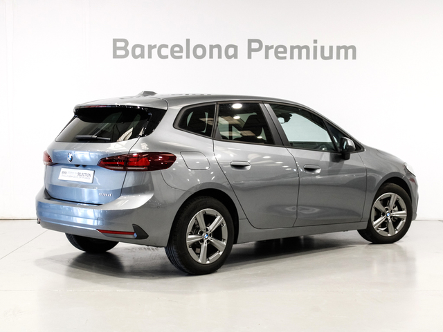 BMW Serie 2 218d Active Tourer color Gris. Año 2024. 110KW(150CV). Diésel. En concesionario Barcelona Premium -- GRAN VIA de Barcelona